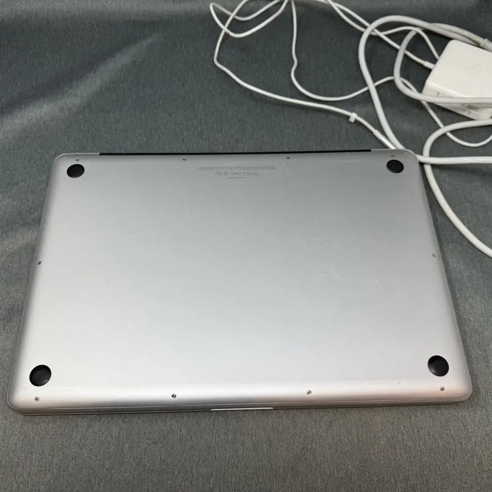 2010 Apple MacBook Pro A1286 15” Screen Charger For Parts Repair Bundle